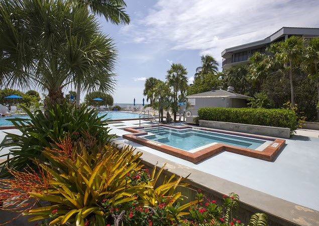 Pool and Hottub